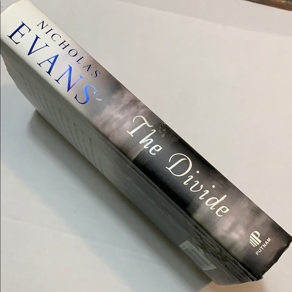 The Divide - Picture 2 of 6